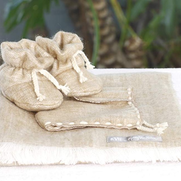 Alpaca Baby Set in Oatmeal - Picture 1 of 3